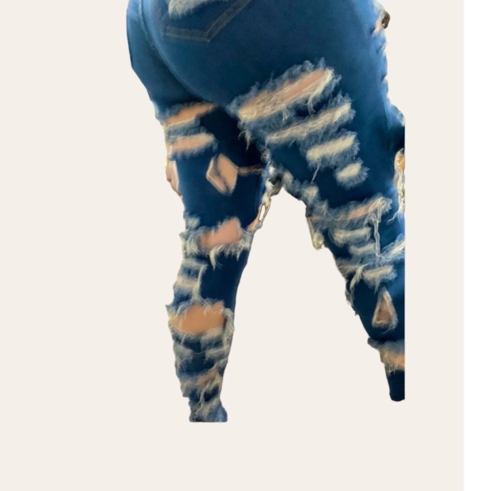 Super distressed jeans